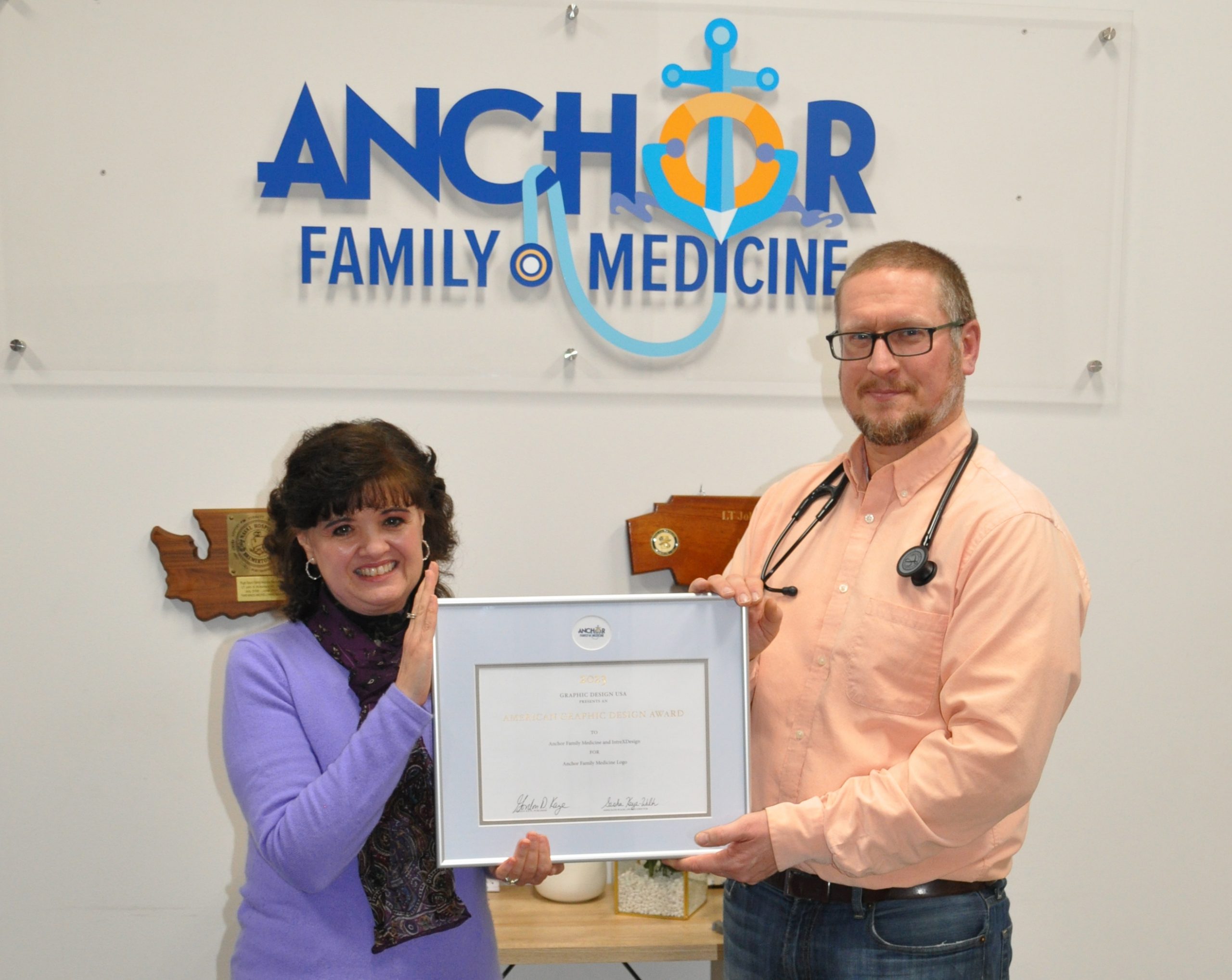 IntreXDesign presents Anchor Family Medicine with Logo Award